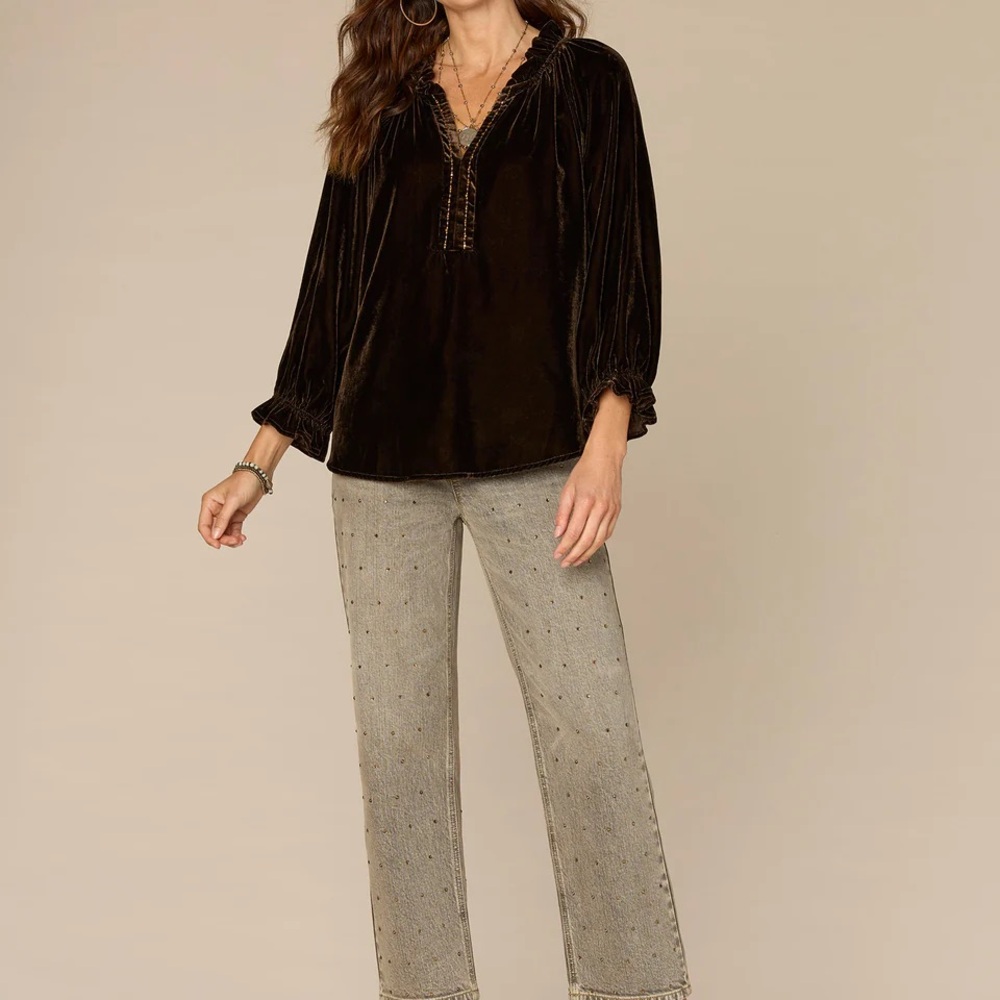 Three Quarter Blouson Sleeve Ruffle V-Neck Embroidered Woven Top - Picture 4 of 4